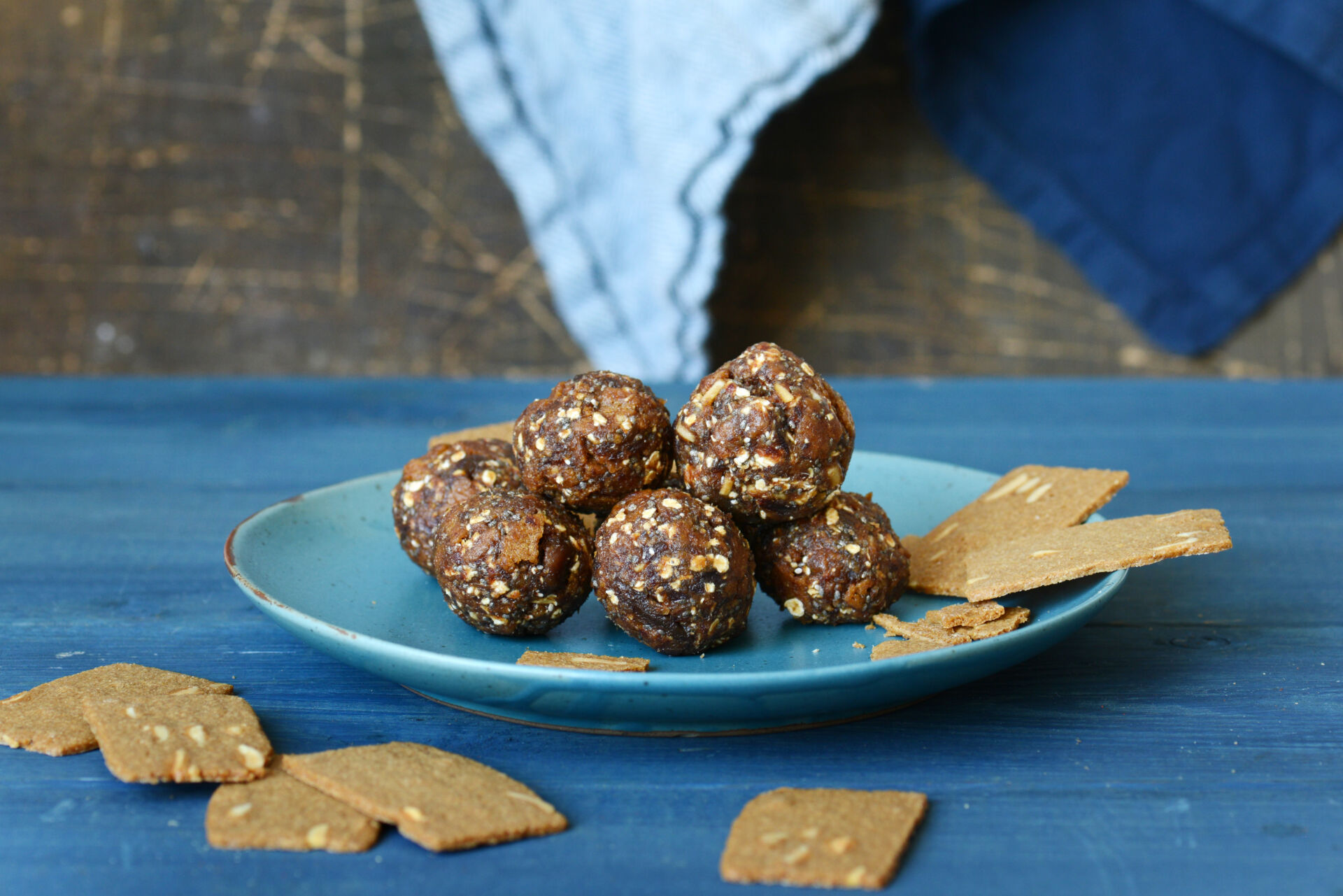 Energy balls with Almond Thins